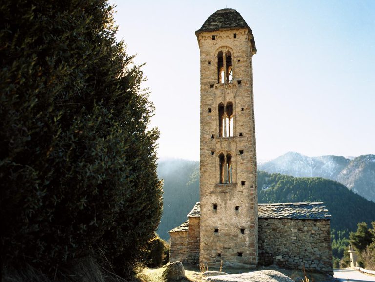 San Miquel d'Engolasters Andorra, història i cultura centre comercial illa Carlemany