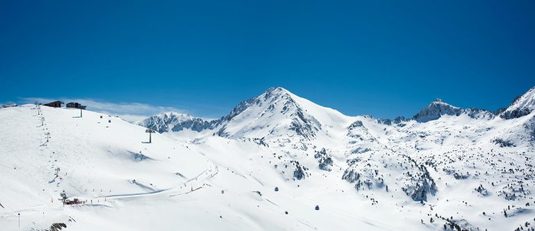 Estació esquí Grandvalira, Hivern a Andorra, Centre Comercial illa Carlemany