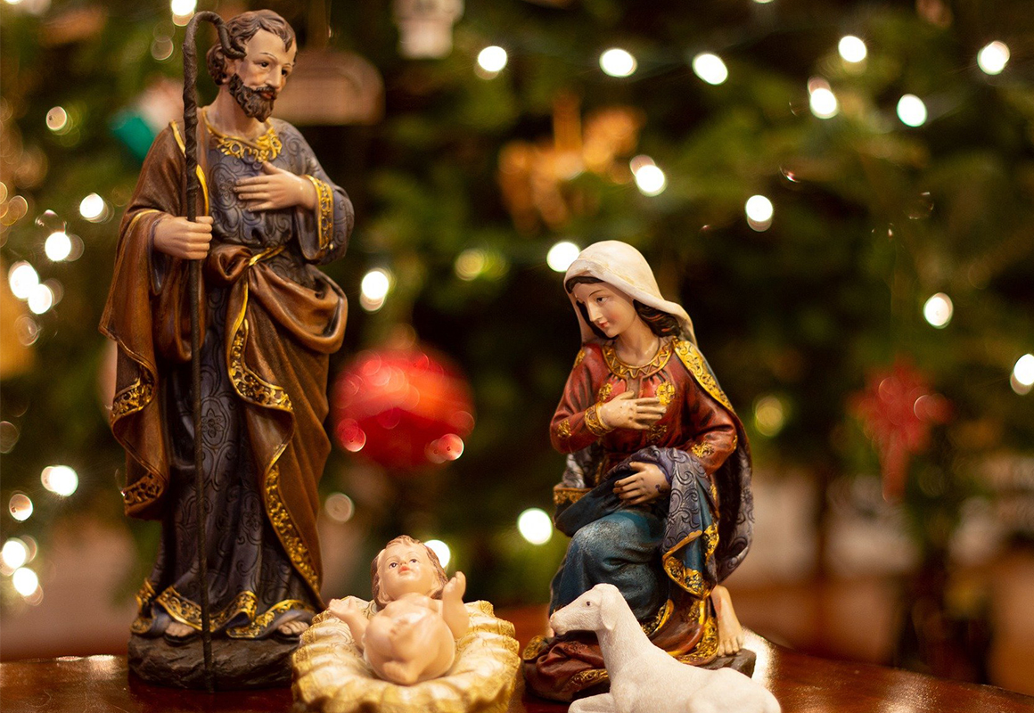 Where does the tradition of nativity scenes come from?