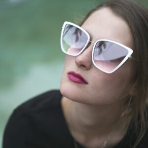 À Illa Carlemany, vous trouverez les lunettes de soleil pour vous protéger et être à la mode.￼